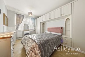 bed2- click for photo gallery